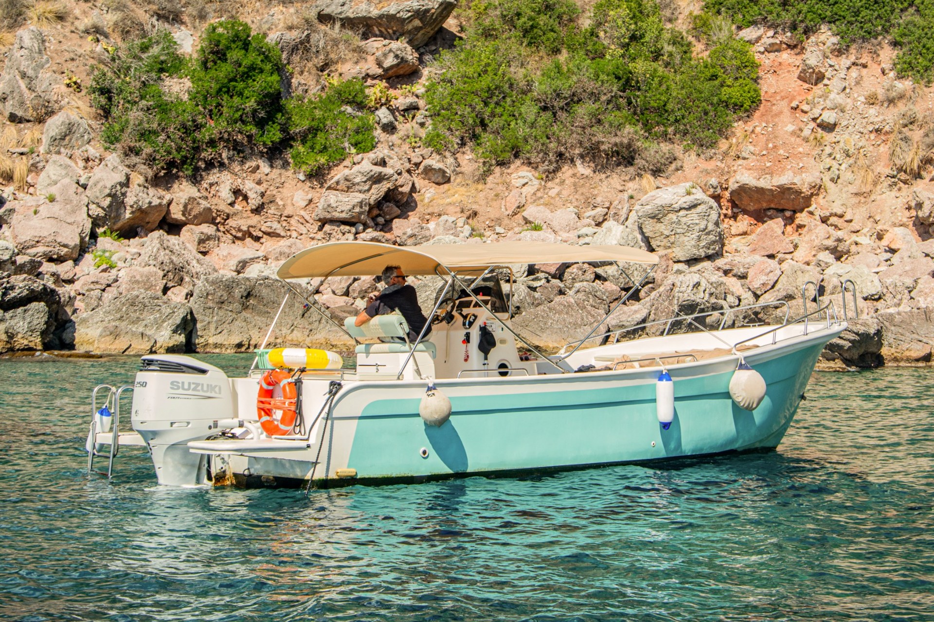 Liver 10M beside the Taormina coast