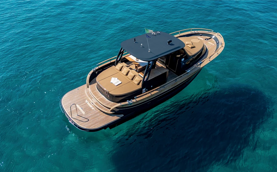 Gozzo Positano 38 Open, aft deck and swimming platform
